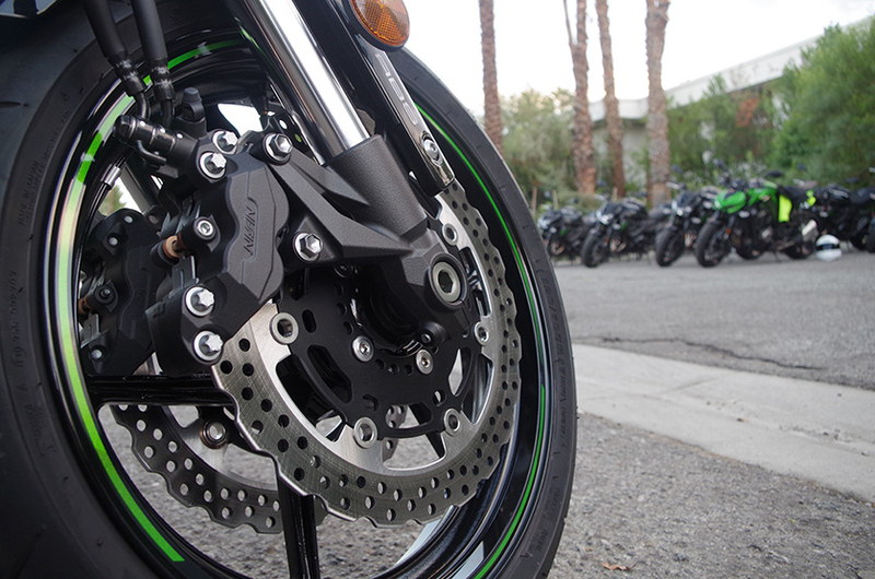 Illustration for article titled Ride Review: The 2015 Kawasaki Z800 Is A Sportbike Wasting Time Trying To Be Comfortable